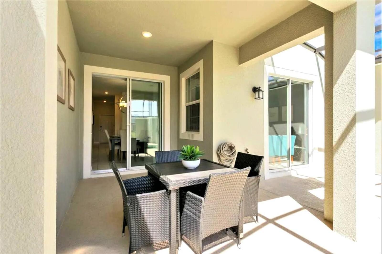 Holiday home Charming 4Br With Private Heated Pool & Bbq Grill