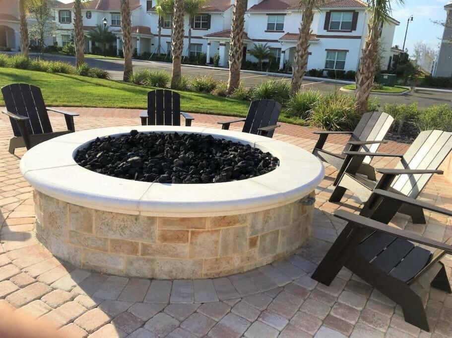 Charming 4Br With Private Heated Pool & Bbq Grill
