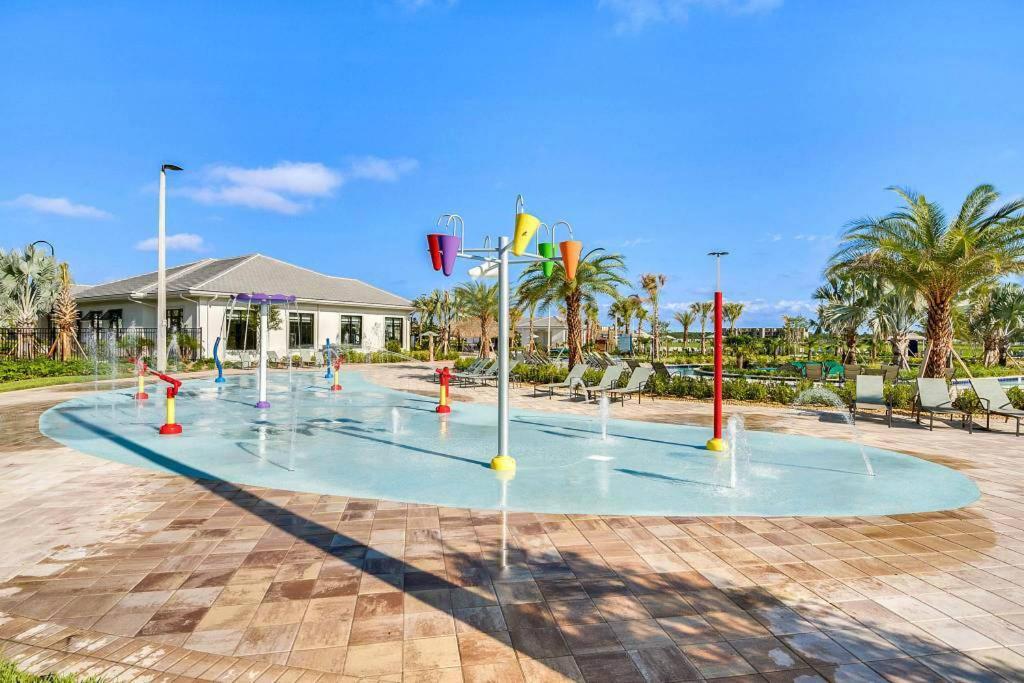 Holiday home Charming 4Br With Private Heated Pool & Bbq Grill