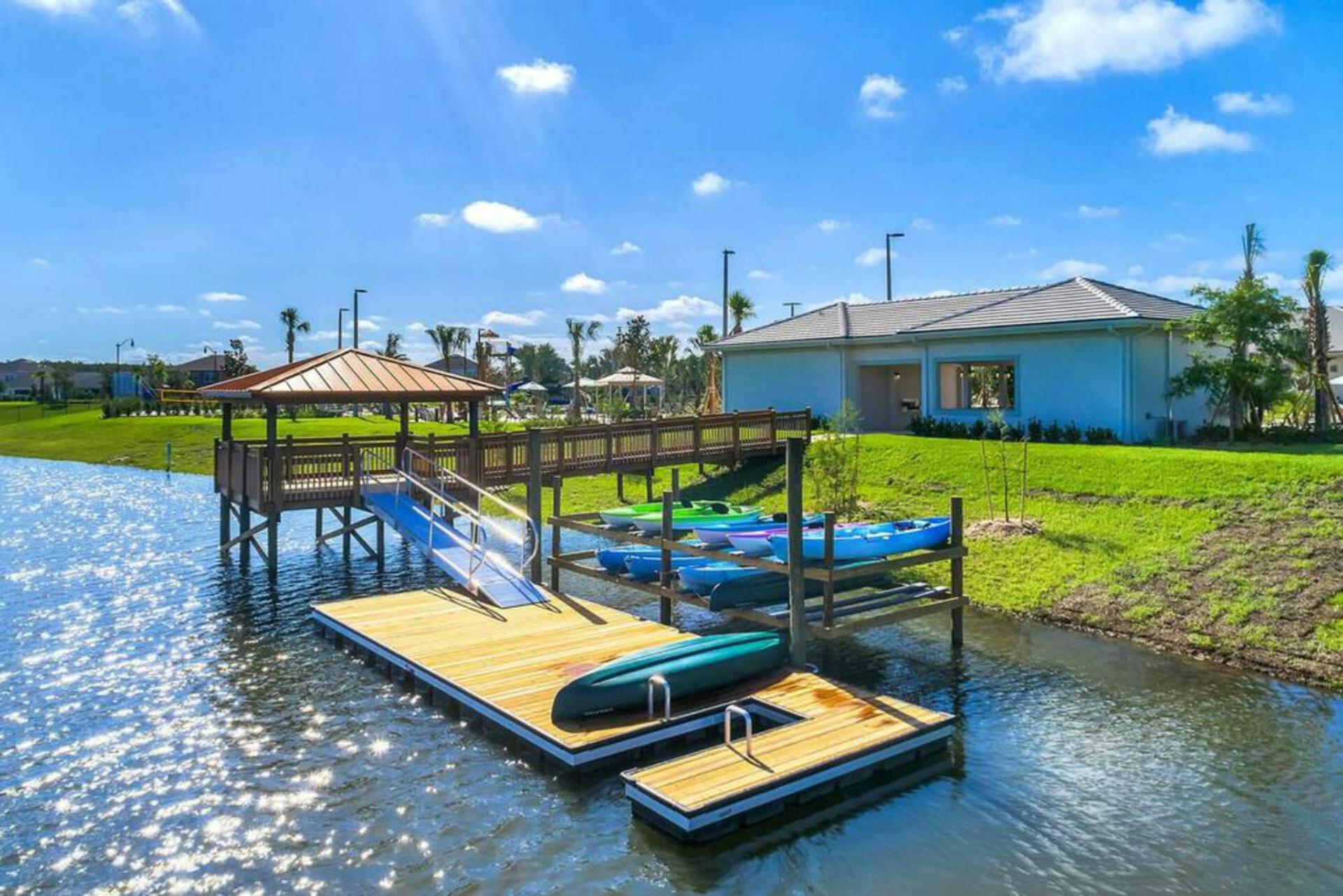 Holiday home Charming 4Br With Private Heated Pool & Bbq Grill