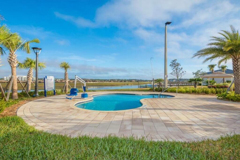 Charming 4Br With Private Heated Pool & Bbq Grill *
